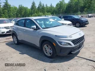 2022 Hyundai Kona SE z VIN KM8K2CAB2NU880697, wystawiony jako IAAI lot #42450375 z przebiegiem 30 494 mil mil oraz . Historia ofert i sprzedaży dostępna na DreamBid. Obrazek 1.