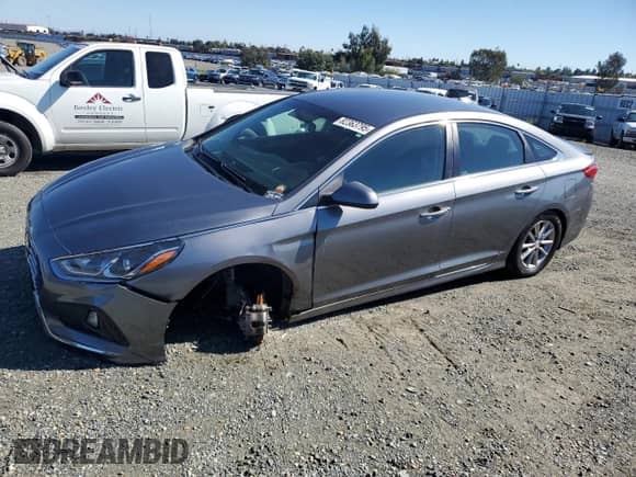 2018 Hyundai Sonata SE с VIN 5NPE24AF8JH705997, выставлен на аукционе Copart как лот 82363795 с пробегом 132 773 миль миль и Списание • Salvage title. История ставок и продаж доступна на DreamBid. Изображение 1.