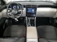 ✅ 2024 Hyundai Tucson SEL • VIN: 5NMJBCDE2RH388884 • Lot: 77825184. Wystawiony na Copart z przebiegiem 23 135 mil. Bezpłatny archiwum sprzedaży aukcyjnych z USA i szczegółowy raport historii pojazdu na DreamBid. Zdjęcie 8.