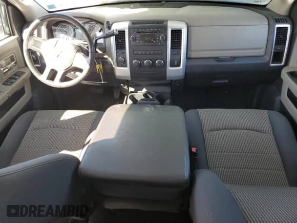 2010 Dodge 1500 Laramie z VIN 1D7RV1GT3AS225023, wystawiony jako Copart lot #45312535 z przebiegiem 62 962 mil mil oraz Szkoda całkowita • Salvage title. Historia ofert i sprzedaży dostępna na DreamBid. Obrazek 8.