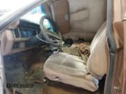 ✅ 1986 Ford Bronco Custom • VIN: 1FMDU15N6GLA73605 • Лот: 85258645. Опубликован ранее на Copart с пробегом 55 880 миль. Бесплатный доступ к архиву аукционных продаж из США и подробный отчёт об истории автомобиля на DreamBid. Изображение 7.