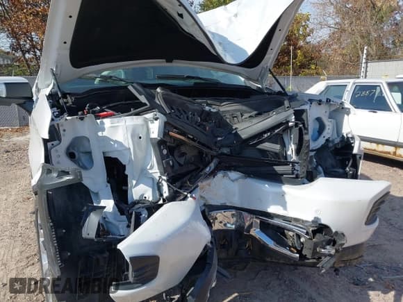 ✅ 2021 Chevrolet Silverado 1500 High Country • VIN: 1GCUYHET0MZ353142 • Lot: 40707765. Wystawiony na IAAI z przebiegiem 20 765 mil. Bezpłatny archiwum sprzedaży aukcyjnych z USA i szczegółowy raport historii pojazdu na DreamBid. Zdjęcie 6.