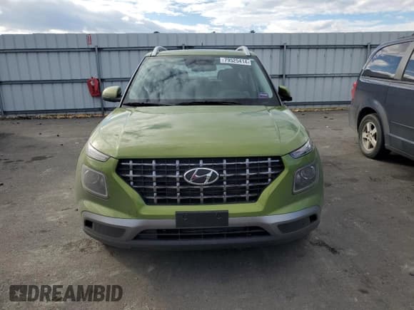 ✅ 2024 Hyundai Venue SEL • VIN: KMHRC8A38RU330699 • Lot: 79525414. Listed on Copart with 272 mi. Free auction sales archive from the USA and detailed vehicle history report at DreamBid. Image 5.