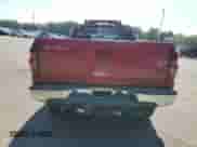 ✅ 2006 Chevrolet Silverado 1500 LS • VIN: 2GCEK19B261101225 • Lot: 70333244. Wystawiony na Copart z przebiegiem 214 034 mil mil. Skorzystaj z bezpłatnego archiwum sprzedaży aukcyjnych z USA i zobacz szczegółowy raport historii pojazdu na DreamBid. Zdjęcie 6.