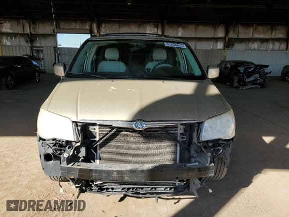 ✅ 2010 Chrysler Town & Country Touring Plus • VIN: 2A4RR8D19AR495301 • Lot: 91255415. Wystawiony na Copart z przebiegiem 227 695 mil. Bezpłatny archiwum sprzedaży aukcyjnych z USA i szczegółowy raport historii pojazdu na DreamBid. Zdjęcie 5.