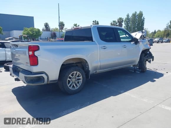 ✅ 2021 Chevrolet Silverado 1500 RST • VIN: 3GCUYEET4MG138815 • Lot: 42207861. Wystawiony na IAAI z przebiegiem 77 700 mil. Bezpłatny archiwum sprzedaży aukcyjnych z USA i szczegółowy raport historii pojazdu na DreamBid. Zdjęcie 4.