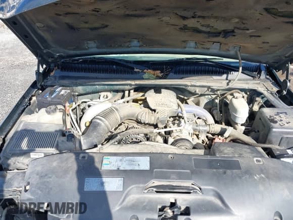 ✅ 2004 GMC Sierra 2500HD • VIN: 1GTHK23194F141150 • Lot: 41541345. Listed on IAAI with 233,501 mi. Free auction sales archive from the USA and detailed vehicle history report at DreamBid. Image 10.