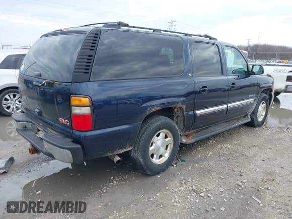 ✅ 2005 GMC Yukon XL SLT • VIN: 3GKFK16Z05G272572 • Lot: 42101518. Listed on IAAI with 288,000 mi. Free auction sales archive from the USA and detailed vehicle history report at DreamBid. Image 4.