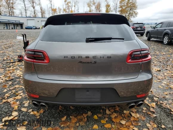 ✅ 2015 Porsche Macan S • VIN: WP1AB2A52FLB52212 • Lot: 92234065. Listed on Copart with 84,449 mi. Free auction sales archive from the USA and detailed vehicle history report at DreamBid. Image 6.
