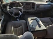 ✅ 2005 Chevrolet Silverado 2500HD LS • VIN: 1GCHK23U75F855712 • Lot: 84422595. Wystawiony na Copart z przebiegiem 100 385 mil. Bezpłatny archiwum sprzedaży aukcyjnych z USA i szczegółowy raport historii pojazdu na DreamBid. Zdjęcie 8.