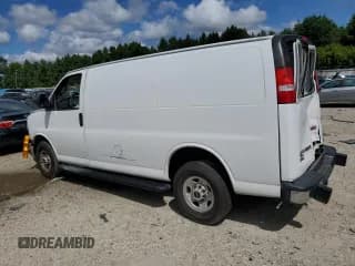 ✅ 2020 GMC Savana Cargo • VIN: 1GTW7AFGXL1273445 • Lot: 69760074. Wystawiony na Copart z przebiegiem 57 874 mil. Bezpłatny archiwum sprzedaży aukcyjnych z USA i szczegółowy raport historii pojazdu na DreamBid. Zdjęcie 2.