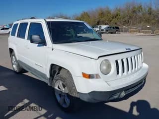 ✅ 2011 Jeep Patriot Latitude X • VIN: 1J4NT4GB1BD165542 • Lot: 41737946. Wystawiony na IAAI z przebiegiem 144 648 mil. Bezpłatny archiwum sprzedaży aukcyjnych z USA i szczegółowy raport historii pojazdu na DreamBid. Zdjęcie 1.