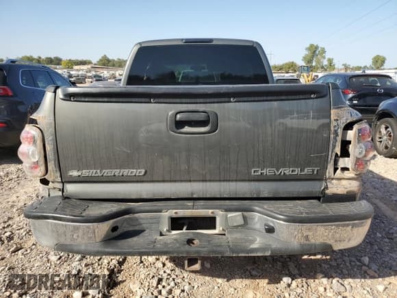 ✅ 2001 Chevrolet Silverado 1500 LS • VIN: 2GCEC19T411178824 • Лот: 75862204. Опубликован ранее на Copart с пробегом 306 551 миль. Бесплатный доступ к архиву аукционных продаж из США и подробный отчёт об истории автомобиля на DreamBid. Изображение 6.