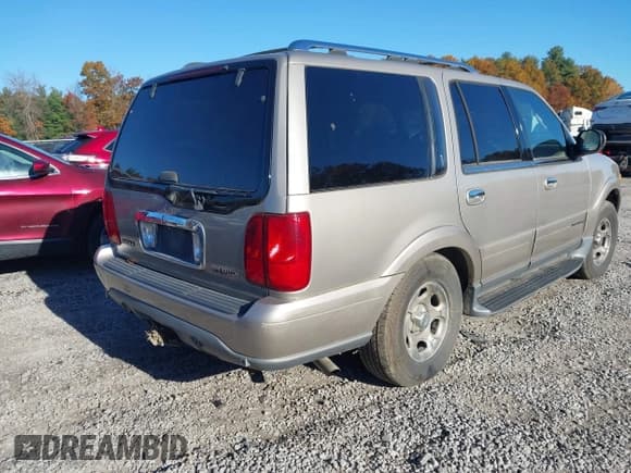 ✅ 2002 Lincoln Navigator • VIN: 5LMFU28R32LJ08605 • Лот: 43526040. Опубликован ранее на IAAI с пробегом 80 254 миль. Бесплатный доступ к архиву аукционных продаж из США и подробный отчёт об истории автомобиля на DreamBid. Изображение 4.