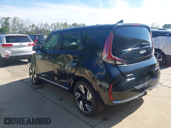 ✅ 2025 Kia Soul GT-Line • VIN: KNDJ53AU7S7950262 • Lot: 43335008. Listed on IAAI with 1,607 mi. Free auction sales archive from the USA and detailed vehicle history report at DreamBid. Image 3.