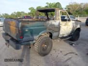 ✅ 1992 Ford Bronco XL • VIN: 1FMEU15N1NLA67132 • Lot: 41451821. Wystawiony na IAAI z przebiegiem Nie podano. Bezpłatny archiwum sprzedaży aukcyjnych z USA i szczegółowy raport historii pojazdu na DreamBid. Zdjęcie 4.