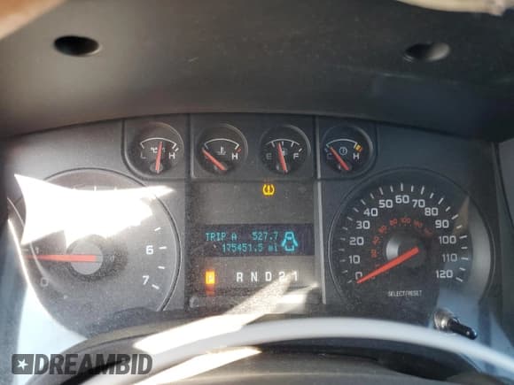 ✅ 2009 Ford F-150 STX • VIN: 1FTRX14W99FA29319 • Lot: 81310685. Wystawiony na Copart z przebiegiem 175 451 mil. Bezpłatny archiwum sprzedaży aukcyjnych z USA i szczegółowy raport historii pojazdu na DreamBid. Zdjęcie 9.