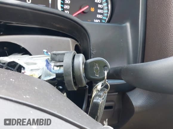 ✅ 2018 Chevrolet Silverado 1500 LT • VIN: 3GCPCREH9JG330225 • Лот: 42113448. Опубликован ранее на IAAI с пробегом 197 389 миль. Бесплатный доступ к архиву аукционных продаж из США и подробный отчёт об истории автомобиля на DreamBid. Изображение 11.