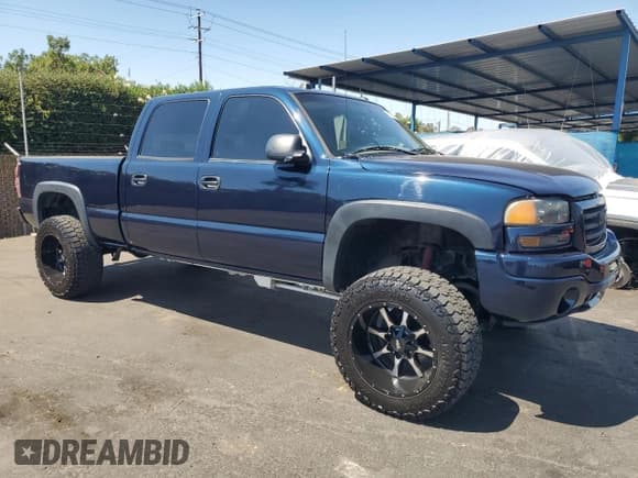 ✅ 2005 GMC Sierra 1500HD SLE • VIN: 1GTGK13U75F825082 • Лот: 71907615. Опубликован ранее на Copart с пробегом 158 892 миль. Бесплатный доступ к архиву аукционных продаж из США и подробный отчёт об истории автомобиля на DreamBid. Изображение 4.