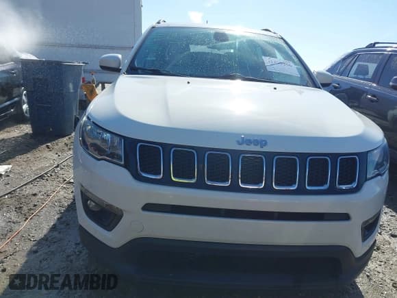 ✅ 2019 Jeep Compass Altitude • VIN: 3C4NJCBB0KT743170 • Lot: 41490256. Wystawiony na IAAI z przebiegiem 93 319 mil. Bezpłatny archiwum sprzedaży aukcyjnych z USA i szczegółowy raport historii pojazdu na DreamBid. Zdjęcie 13.