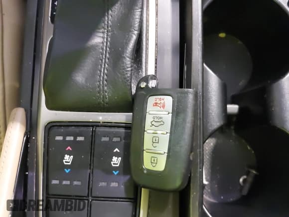 ✅ 2014 Hyundai Azera Limited • VIN: KMHFH4JG7EA378755 • Лот: 42027136. Опубликован ранее на IAAI с пробегом 216 082 миль. Бесплатный доступ к архиву аукционных продаж из США и подробный отчёт об истории автомобиля на DreamBid. Изображение 11.