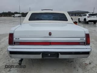 ✅ 1988 Lincoln Town Car • VIN: 1LNBM82F9JY847093 • Lot: 41893945. Listed on Copart with 82,472 mi. Free auction sales archive from the USA and detailed vehicle history report at DreamBid. Image 6.