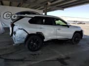 ✅ 2025 Toyota RAV4 Hybrid SE • VIN: JTM16RFV0SD573275 • Лот: 62173985. Опубликован ранее на Copart с пробегом 8 754 миль. Бесплатный доступ к архиву аукционных продаж из США и подробный отчёт об истории автомобиля на DreamBid. Изображение 3.