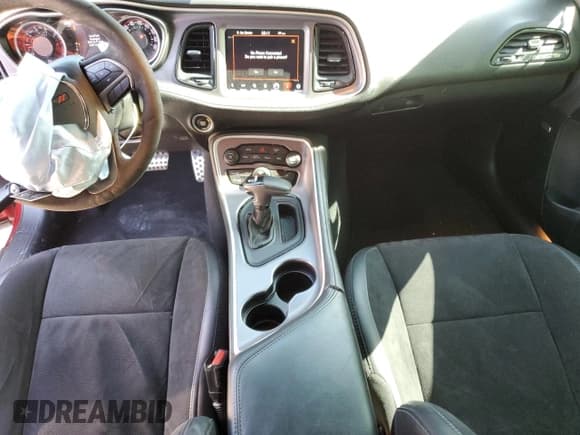 ✅ 2019 Dodge Challenger R/T Scat Pack • VIN: 2C3CDZFJ1KH574437 • Lot: 54644533. Wystawiony na Copart z przebiegiem 20 135 mil. Bezpłatny archiwum sprzedaży aukcyjnych z USA i szczegółowy raport historii pojazdu na DreamBid. Zdjęcie 8.