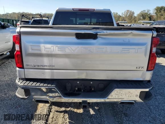 ✅ 2021 Chevrolet Silverado 1500 LTZ • VIN: 3GCUYGED8MG390782 • Lot: 75851214. Wystawiony na Copart z przebiegiem 120 133 mil. Bezpłatny archiwum sprzedaży aukcyjnych z USA i szczegółowy raport historii pojazdu na DreamBid. Zdjęcie 6.