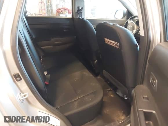 2013 Mitsubishi Outlander LE z VIN 4A4AR5AU1DE024530, wystawiony jako IAAI lot #43578980 z przebiegiem 230 778 mil mil oraz . Historia ofert i sprzedaży dostępna na DreamBid. Obrazek 8.