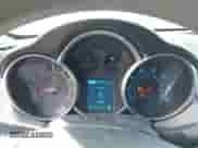 2014 Chevrolet Cruze LS z VIN 1G1PA5SH9E7479991, wystawiony jako IAAI lot #43338783 z przebiegiem 77 067 mil mil oraz . Historia ofert i sprzedaży dostępna na DreamBid. Obrazek 7.