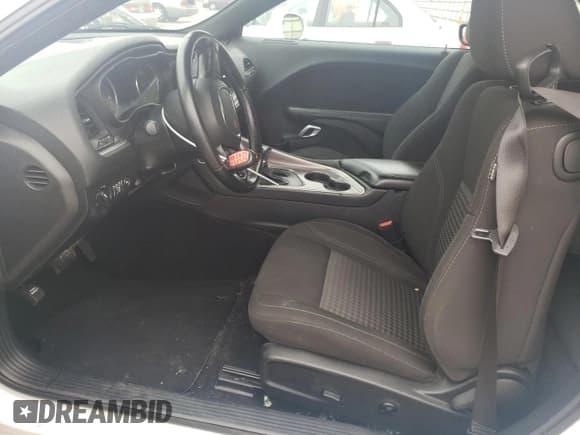 ✅ 2021 Dodge Challenger SXT • VIN: 2C3CDZAG2MH542692 • Lot: 63727155. Wystawiony na Copart z przebiegiem 61 153 mil. Bezpłatny archiwum sprzedaży aukcyjnych z USA i szczegółowy raport historii pojazdu na DreamBid. Zdjęcie 7.