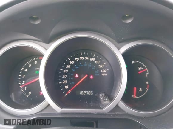 ✅ 2008 Suzuki Grand Vitara • VIN: JS3TE941984101615 • Lot: 41537613. Wystawiony na IAAI z przebiegiem 162 786 mil. Bezpłatny archiwum sprzedaży aukcyjnych z USA i szczegółowy raport historii pojazdu na DreamBid. Zdjęcie 7.