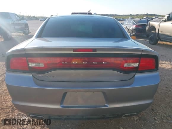 ✅ 2013 Dodge Charger SE • VIN: 2C3CDXBG6DH701961 • Lot: 43355152. Listed on IAAI with 113,746 mi. Free auction sales archive from the USA and detailed vehicle history report at DreamBid. Image 17.