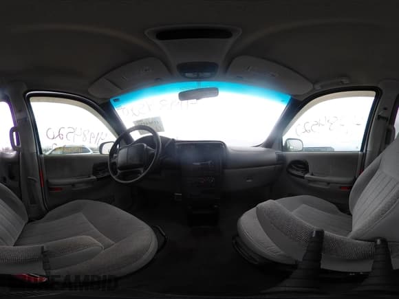 ✅ 2000 Chevrolet Venture Plus 1SB • VIN: 1GNDU03E2YD128832 • Lot: 41984520. Listed on IAAI with Not provided. Free auction sales archive from the USA and detailed vehicle history report at DreamBid. Image 19.