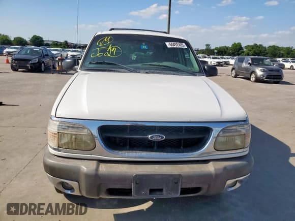 ✅ 1999 Ford Explorer XLT • VIN: 1FMZU32E6XZB27911 • Lot: 58492495. Wystawiony na Copart z przebiegiem 337 889 mil. Bezpłatny archiwum sprzedaży aukcyjnych z USA i szczegółowy raport historii pojazdu na DreamBid. Zdjęcie 5.