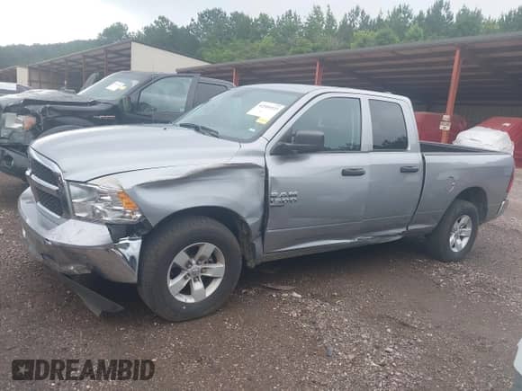 2024 Ram 1500 SLT z VIN 1C6RR6GG2RS135931, wystawiony jako IAAI lot #42509523 z przebiegiem 27 074 mil mil oraz . Historia ofert i sprzedaży dostępna na DreamBid. Obrazek 6.