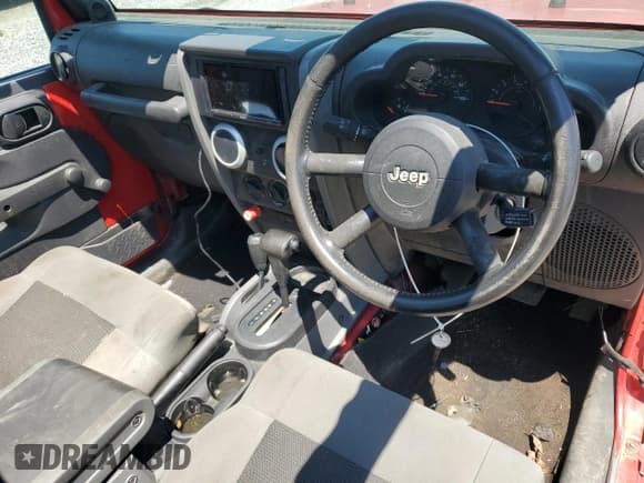 ✅ 2008 Jeep Wrangler X • VIN: 1J4FZ24188L607332 • Lot: 54507785. Wystawiony na Copart z przebiegiem 184 153 mil. Bezpłatny archiwum sprzedaży aukcyjnych z USA i szczegółowy raport historii pojazdu na DreamBid. Zdjęcie 8.