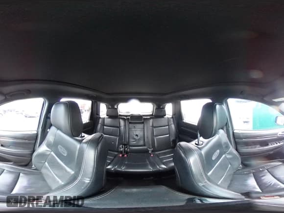 ✅ 2015 Jeep Grand Cherokee Overland • VIN: 1C4RJFCM4FC852509 • Lot: 84470024. Listed on Copart with 139,378 mi. Free auction sales archive from the USA and detailed vehicle history report at DreamBid. Image 16.