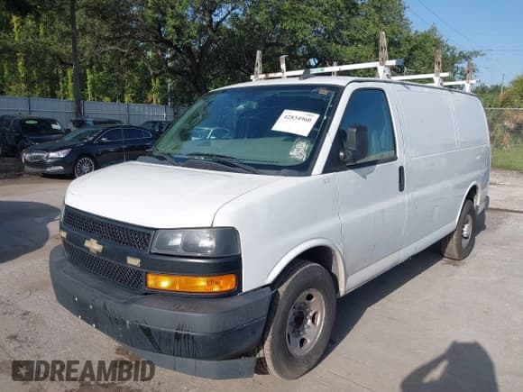 ✅ 2018 Chevrolet Express Cargo • VIN: 1GCWGAFP5J1221010 • Lot: 42834960. Listed on IAAI with 186,402 mi. Free auction sales archive from the USA and detailed vehicle history report at DreamBid. Image 17.