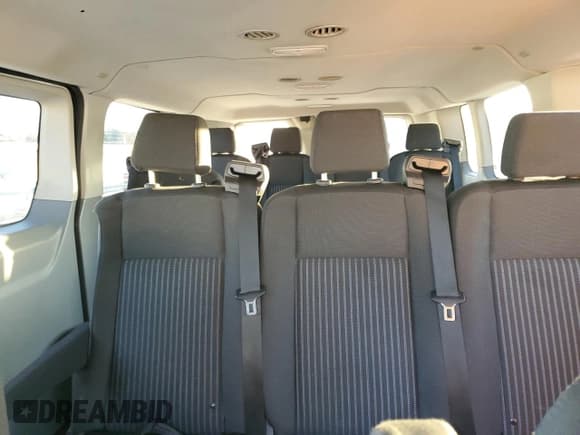 ✅ 2018 Ford Transit Passenger XL • VIN: 1FBZX2YM7JKB05893 • Lot: 44839445. Wystawiony na Copart z przebiegiem 128 623 mil. Bezpłatny archiwum sprzedaży aukcyjnych z USA i szczegółowy raport historii pojazdu na DreamBid. Zdjęcie 10.