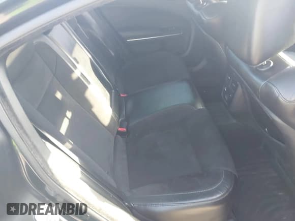 ✅ 2018 Dodge Charger SXT Plus • VIN: 2C3CDXHG3JH230127 • Лот: 43207544. Опубликован ранее на IAAI с пробегом 137 119 миль. Бесплатный доступ к архиву аукционных продаж из США и подробный отчёт об истории автомобиля на DreamBid. Изображение 8.