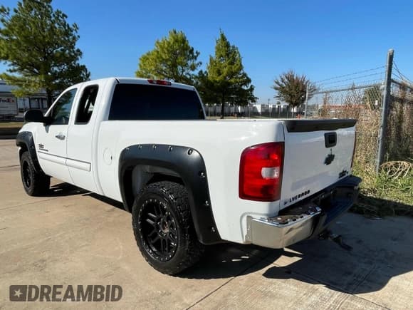 ✅ 2009 Chevrolet Silverado 1500 LT • VIN: 1GCEC29079Z177908 • Lot: 91870025. Wystawiony na Copart z przebiegiem 203 625 mil. Bezpłatny archiwum sprzedaży aukcyjnych z USA i szczegółowy raport historii pojazdu na DreamBid. Zdjęcie 3.