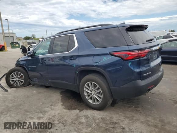 ✅ 2023 Chevrolet Traverse LT • VIN: 1GNERHKW0PJ167353 • Lot: 62160475. Wystawiony na Copart z przebiegiem 76 714 mil. Bezpłatny archiwum sprzedaży aukcyjnych z USA i szczegółowy raport historii pojazdu na DreamBid. Zdjęcie 2.