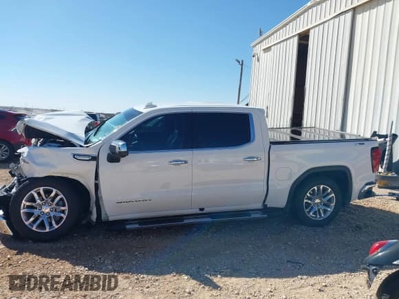 ✅ 2022 GMC Sierra 1500 SLT • VIN: 3GTU9DED0NG127165 • Lot: 41496347. Listed on IAAI with 29,892 mi. Free auction sales archive from the USA and detailed vehicle history report at DreamBid. Image 14.