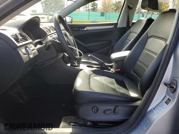 ✅ 2013 Volkswagen Passat S • VIN: 1VWAH7A39DC141519 • Lot: 91188425. Wystawiony na Copart z przebiegiem 122 879 mil. Bezpłatny archiwum sprzedaży aukcyjnych z USA i szczegółowy raport historii pojazdu na DreamBid. Zdjęcie 7.