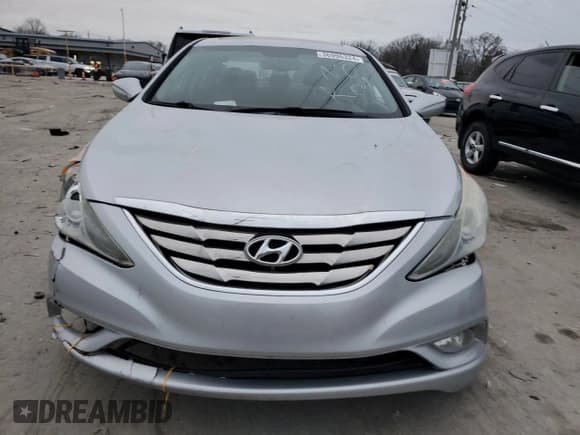 ✅ 2012 Hyundai Sonata SE • VIN: 5NPEC4ACXCH477622 • Lot: 36996324. Listed on Copart with 140,836 mi. Free auction sales archive from the USA and detailed vehicle history report at DreamBid. Image 5.