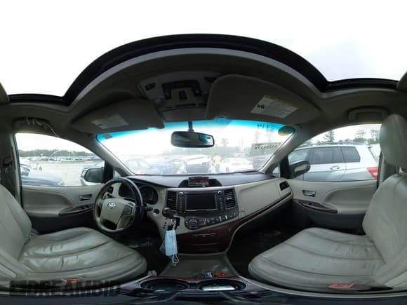 ✅ 2014 Toyota Sienna XLE • VIN: 5TDYK3DC7ES446430 • Lot: 43282138. Wystawiony na IAAI z przebiegiem 399 554 mil. Bezpłatny archiwum sprzedaży aukcyjnych z USA i szczegółowy raport historii pojazdu na DreamBid. Zdjęcie 18.