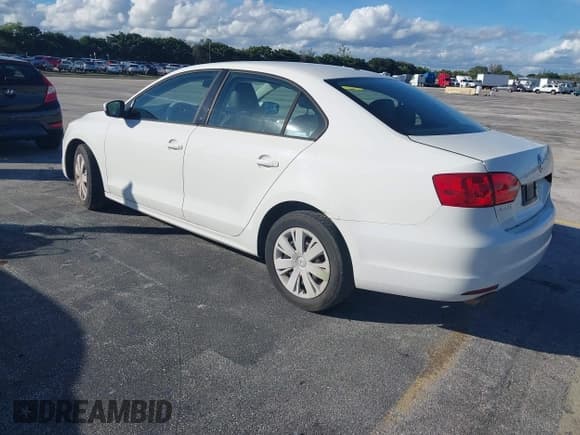 ✅ 2011 Volkswagen Jetta SE • VIN: 3VWBX7AJ6BM114201 • Лот: 43914620. Опубликован ранее на IAAI с пробегом 100 580 миль. Бесплатный доступ к архиву аукционных продаж из США и подробный отчёт об истории автомобиля на DreamBid. Изображение 3.