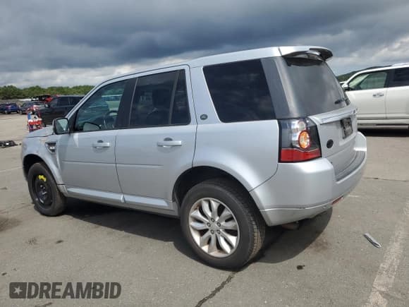 ✅ 2014 Land Rover LR2 • VIN: SALFR2BG4EH413742 • Лот: 64637655. Опубликован ранее на Copart с пробегом 110 928 миль. Бесплатный доступ к архиву аукционных продаж из США и подробный отчёт об истории автомобиля на DreamBid. Изображение 2.